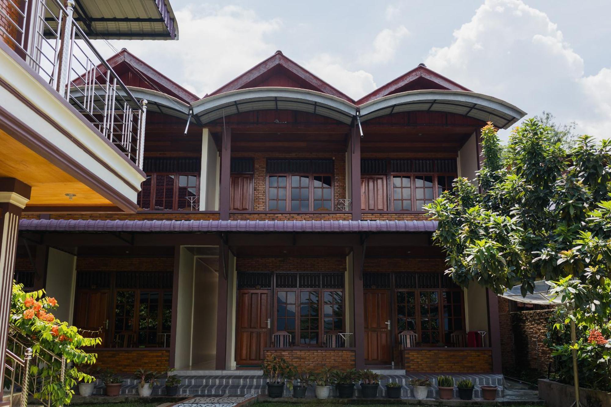 Gokhon Guest House Tuktuk Siadong Exterior photo
