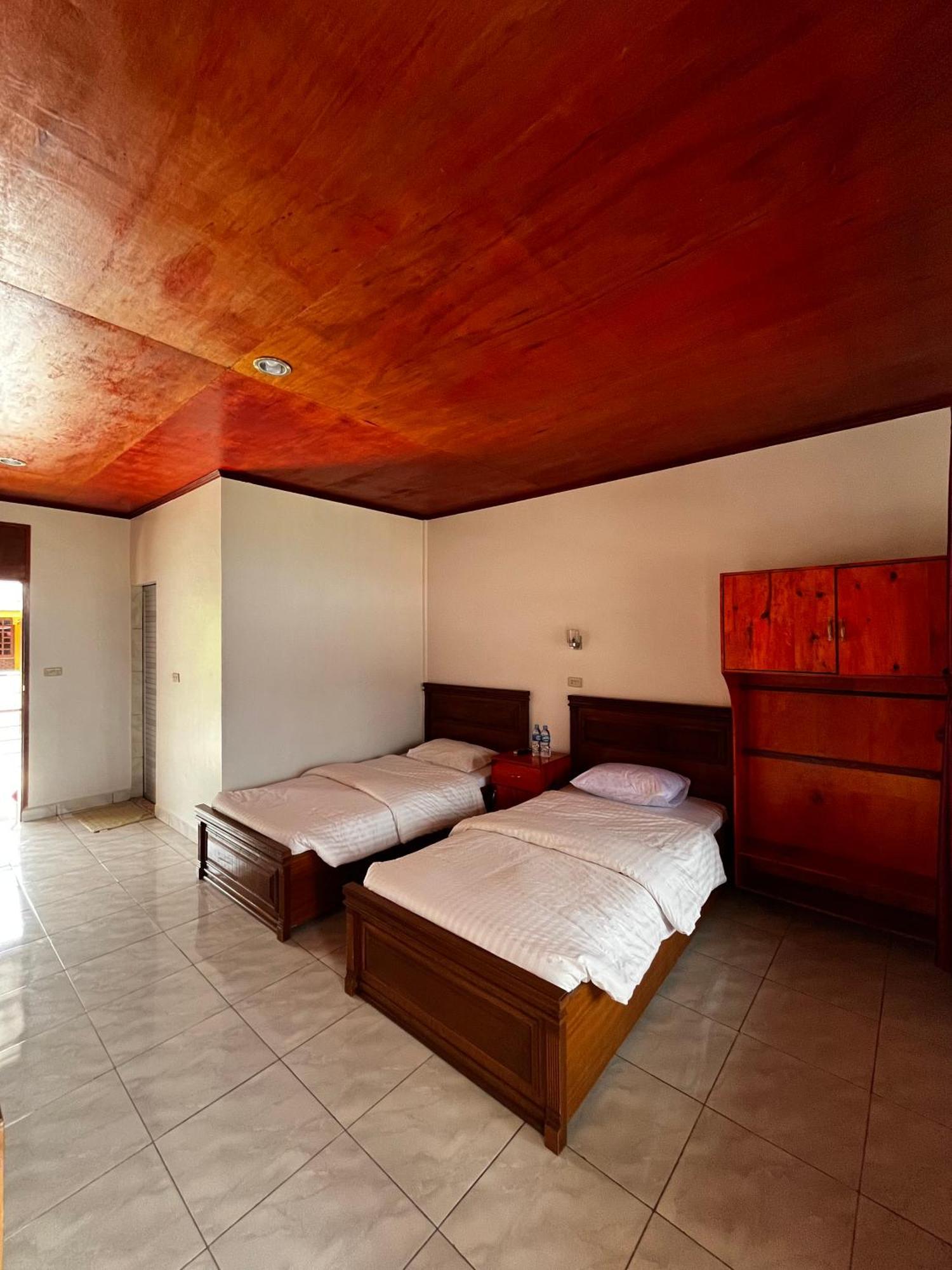 Gokhon Guest House Tuktuk Siadong Exterior photo
