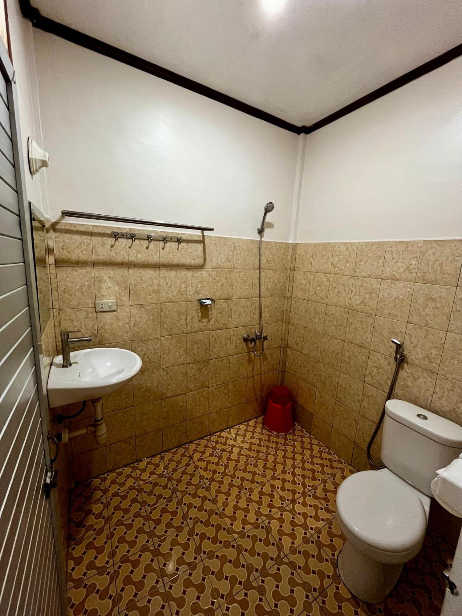 Gokhon Guest House Tuktuk Siadong Exterior photo