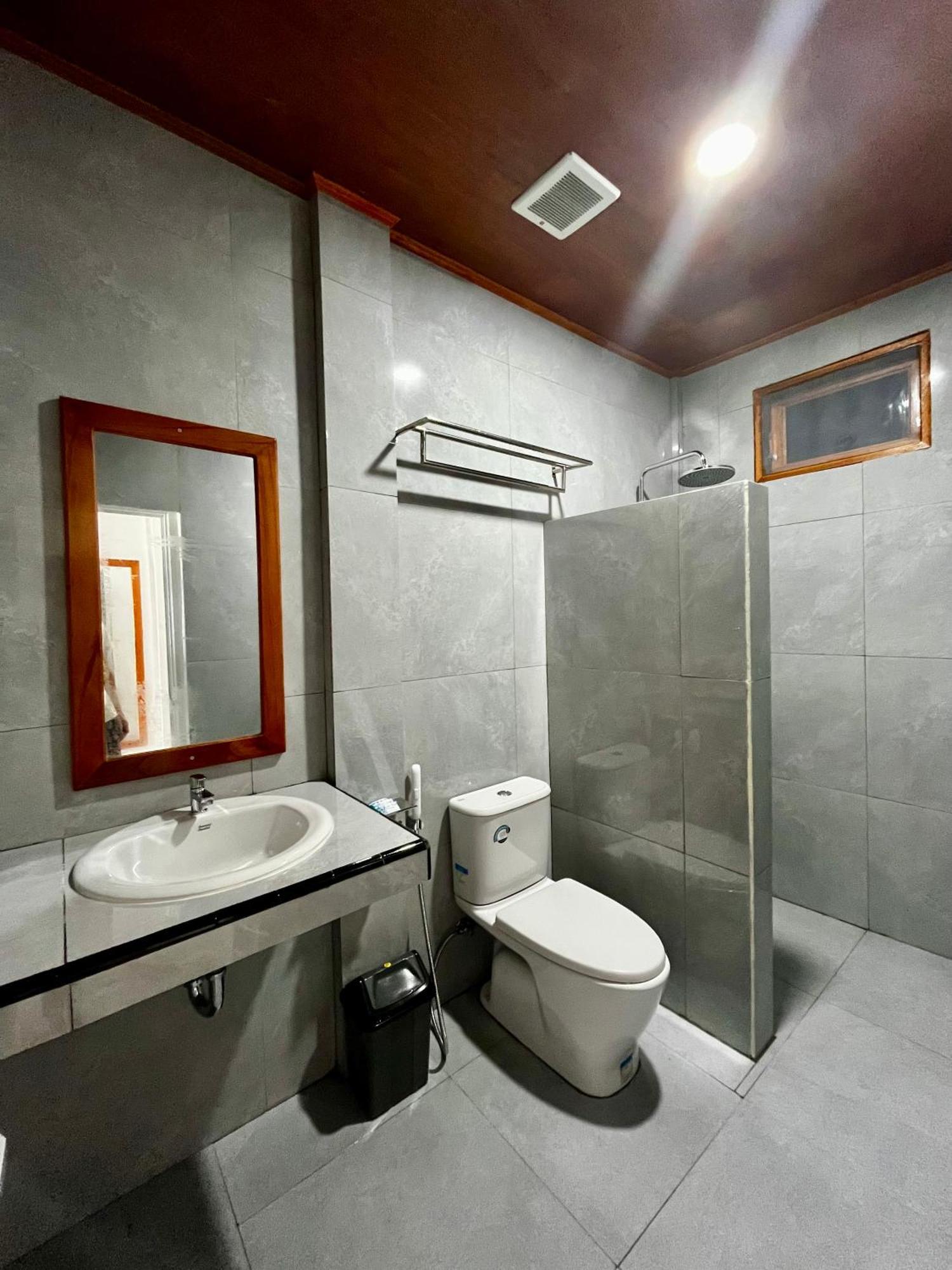 Gokhon Guest House Tuktuk Siadong Exterior photo