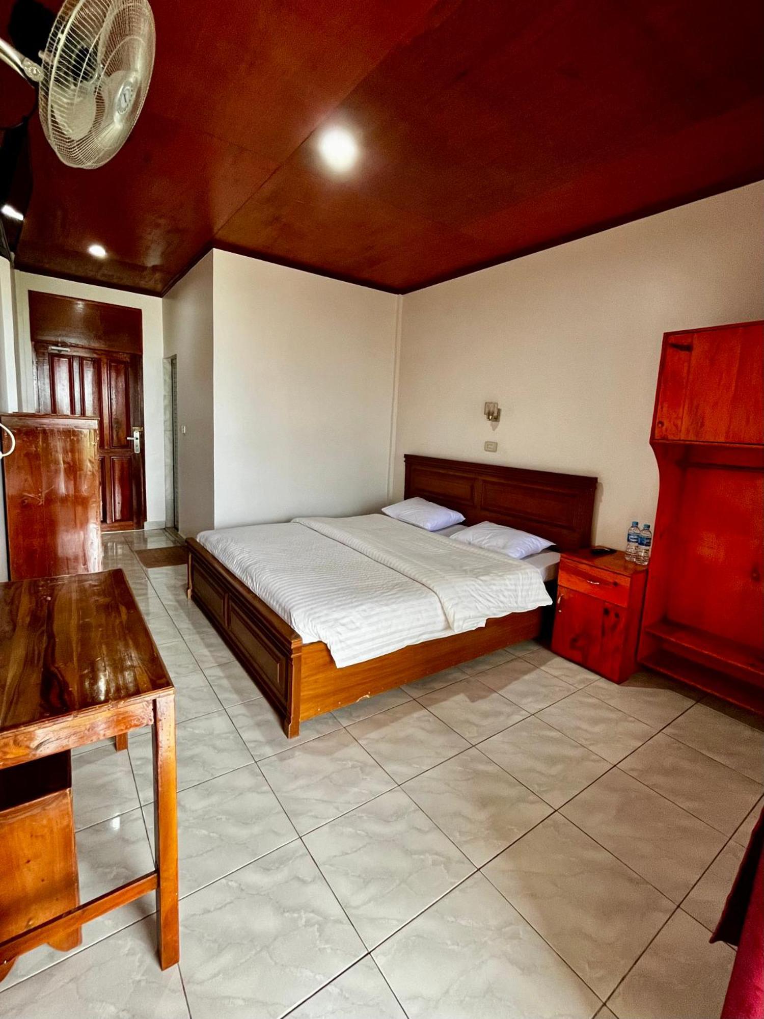 Gokhon Guest House Tuktuk Siadong Exterior photo